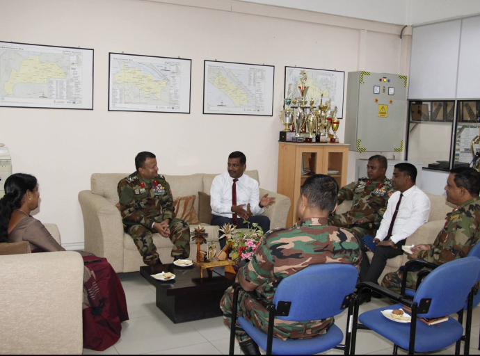 புதிதாக பதவியேற்ற 55 வது காலாட்படை படைப்பிரிவின் தளபதி அவர்களுக்கும் கிளிநொச்சி மாவட்ட அரசாங்க அதிபர் அவர்களுக்குமிடையிலான உத்தியோக பூர்வ சந்திப்பு